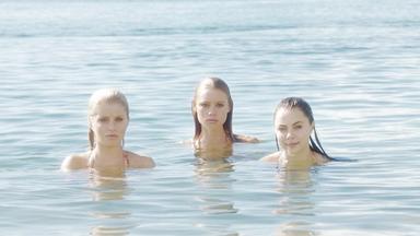 Las sirenas de Mako 1x1